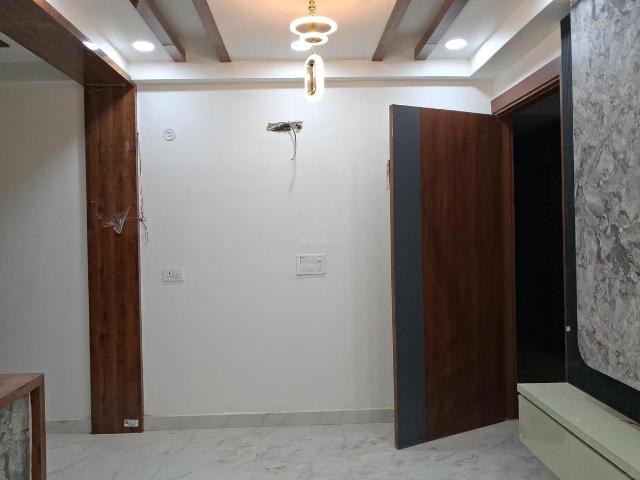 3 BHK Apartment in Sector 72 for resale Noida. The reference number is 20587533