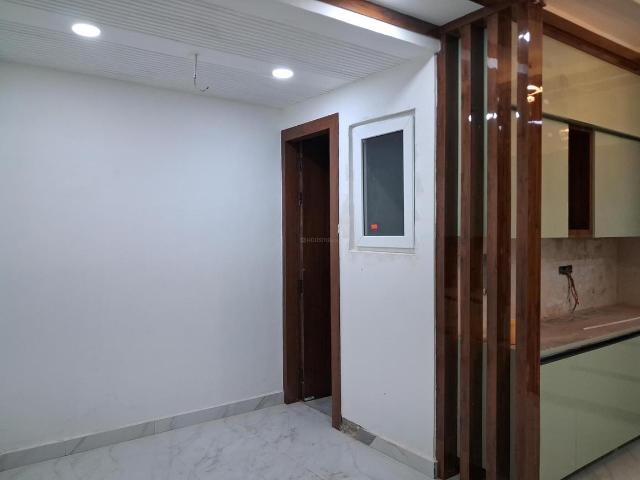 3 BHK Apartment in Sector 72 for resale Noida. The reference number is 20587560
