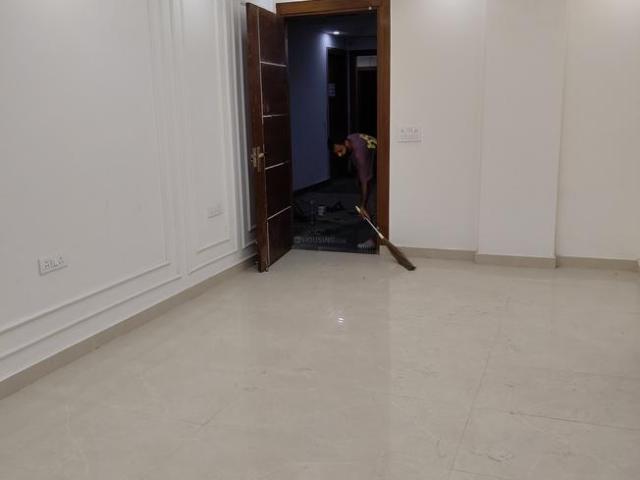 3 BHK Apartment in Sector 73 for resale Noida. The reference number is 19346000