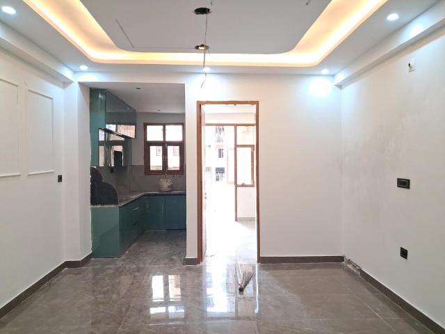 3 BHK Apartment in Sector 73 for resale Noida. The reference number is 20787484