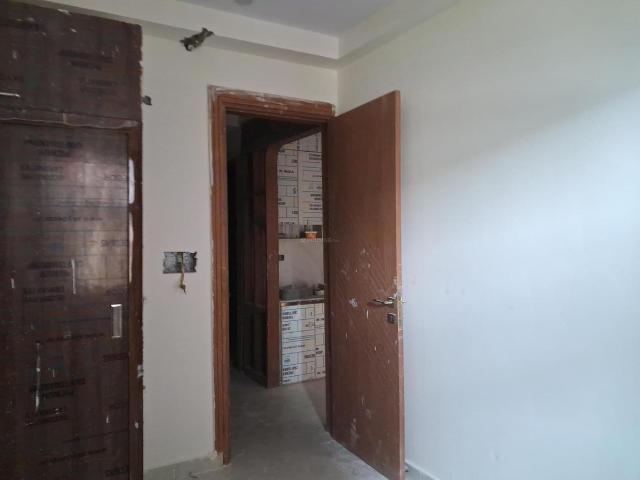 3 BHK Apartment in Sector 73 for resale Noida. The reference number is 20948582