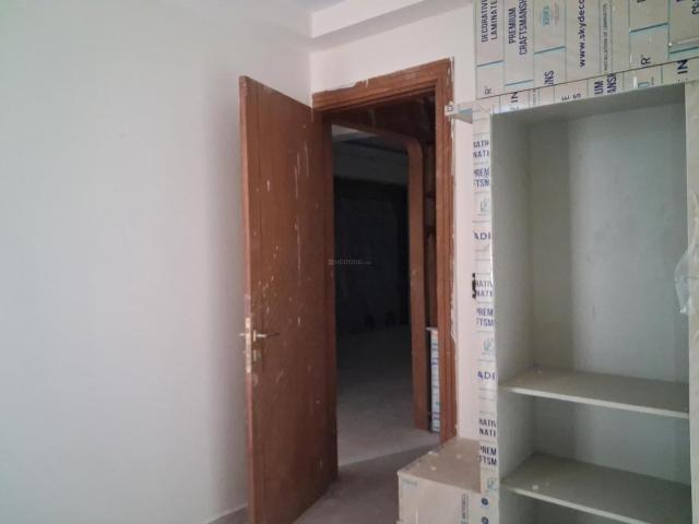 3 BHK Apartment in Sector 73 for resale Noida. The reference number is 21016621