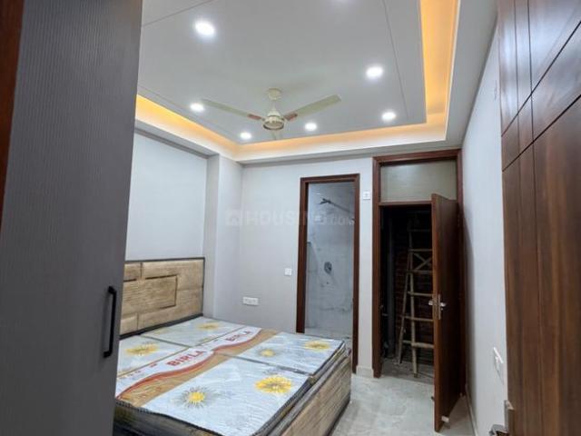 3 BHK Apartment in Sector 73 for resale Noida. The reference number is 21170116