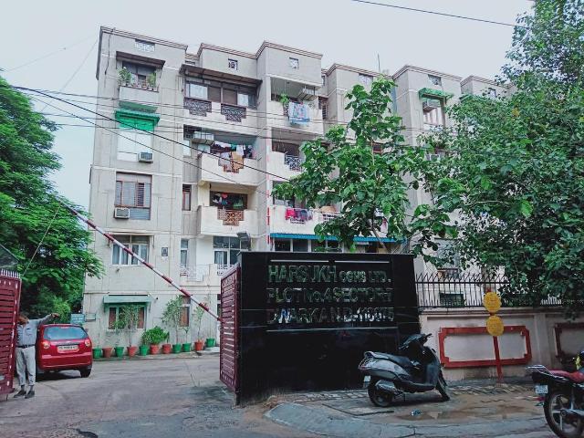 3 BHK Apartment in Sector 7 Dwarka for resale New Delhi. The reference number is 19881344