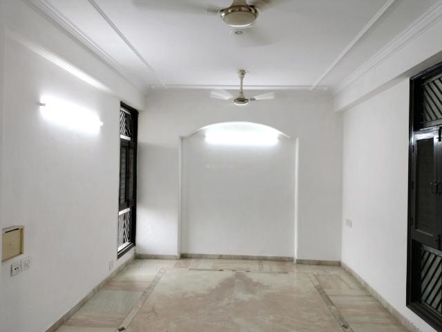 3 BHK Apartment in Sector 7 Dwarka for resale New Delhi. The reference number is 21110496