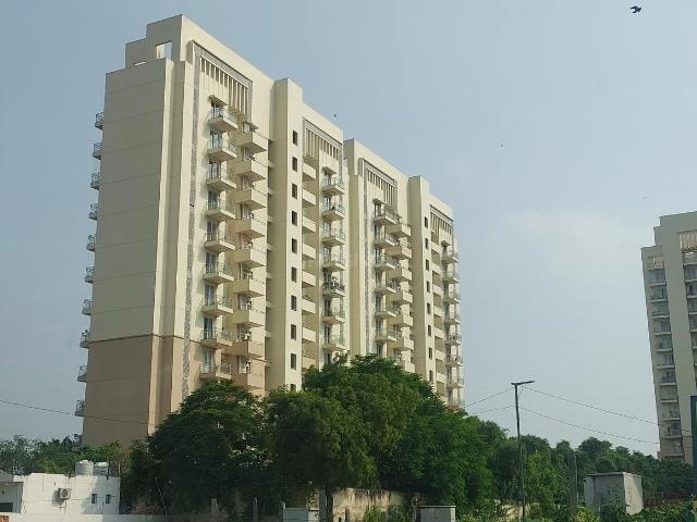 3 BHK Apartment in Sector 82A for resale Gurgaon. The reference number is 21279721