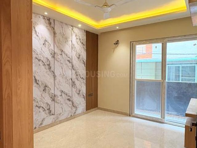 3 BHK Apartment in Sector 8 Dwarka for resale New Delhi. The reference number is 21306504