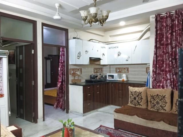 3 BHK Apartment in Sector 8 for rent Gurgaon. The reference number is 14309744