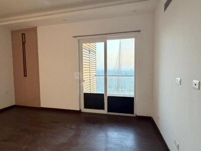 3 BHK Apartment in Sector 94 for rent Noida. The reference number is 19496545