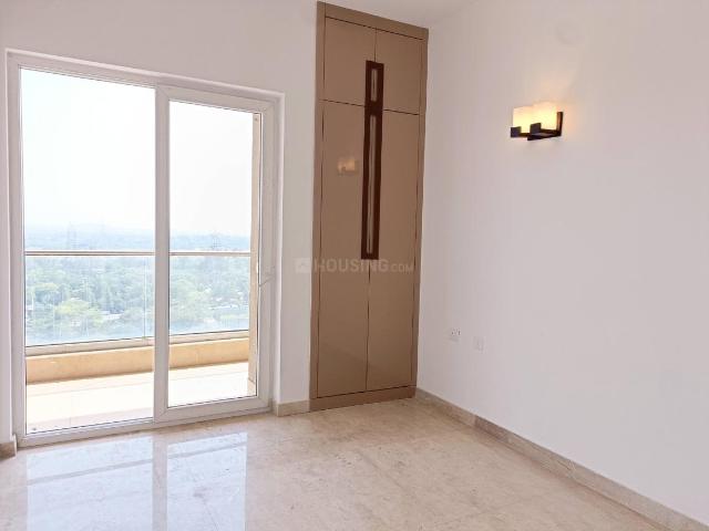 3 BHK Apartment in Sector 94 for rent Noida. The reference number is 21330321
