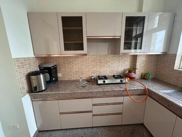 3 BHK Apartment in Sector 92 for rent Gurgaon. The reference number is 21164976