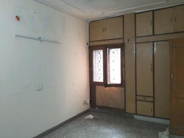 3 BHK Apartment in Sector 9 Rohini for rent New Delhi. The reference number is 20957773