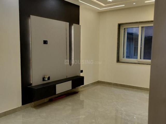 3 BHK Apartment in Sector 9 Rohini for rent New Delhi. The reference number is 21238786