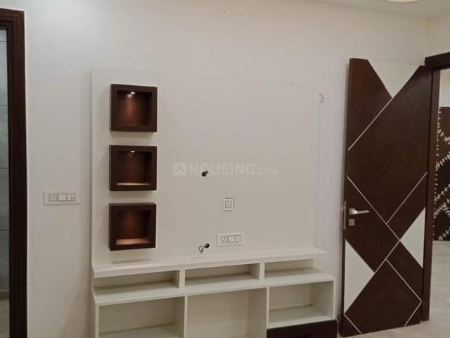3 BHK Apartment in Sector 9 Rohini for resale New Delhi. The reference number is 15731736