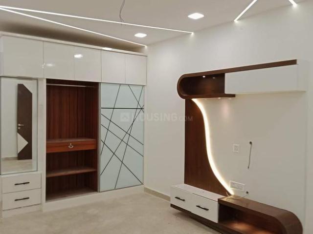 3 BHK Apartment in Sector 9 Rohini for resale New Delhi. The reference number is 16495306