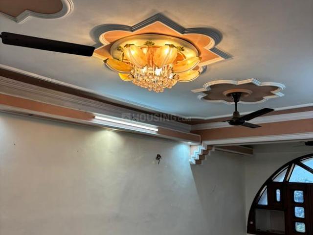 3 BHK Apartment in Sector 9 Rohini for resale New Delhi. The reference number is 20096155
