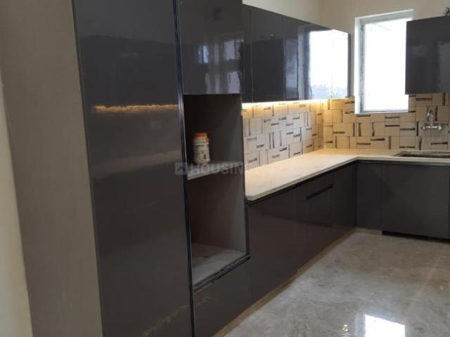3 BHK Apartment in Sector 9 Rohini for resale New Delhi. The reference number is 20307809
