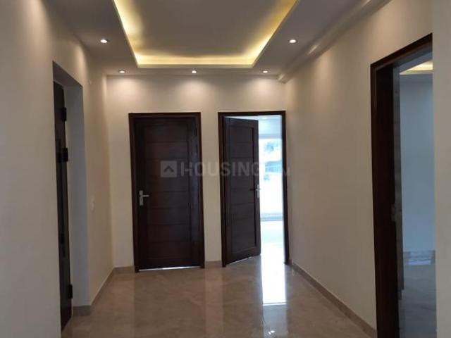 3 BHK Apartment in Sector 9 Rohini for resale New Delhi. The reference number is 20307975