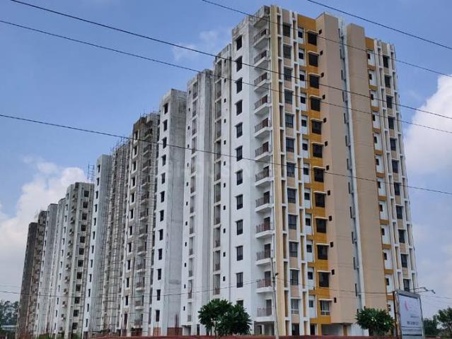 3 BHK Apartment in Semra for resale Lucknow. The reference number is 19785824