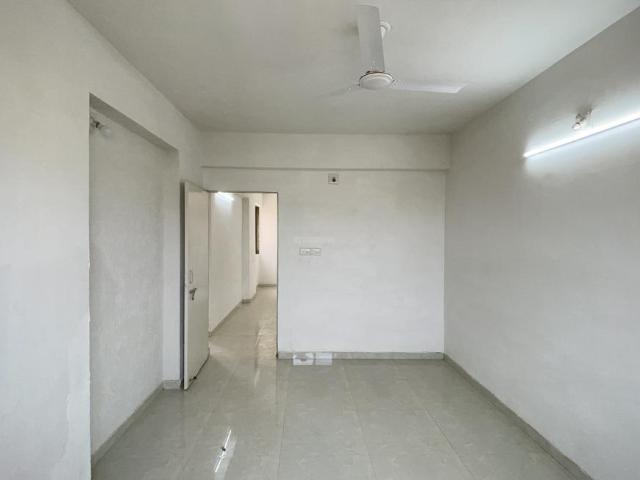 3 BHK Apartment in Shyamal for rent Ahmedabad. The reference number is 20259096