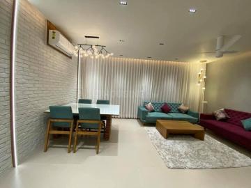 3 BHK Apartment in Shyamal for resale Ahmedabad. The reference number is 20494785