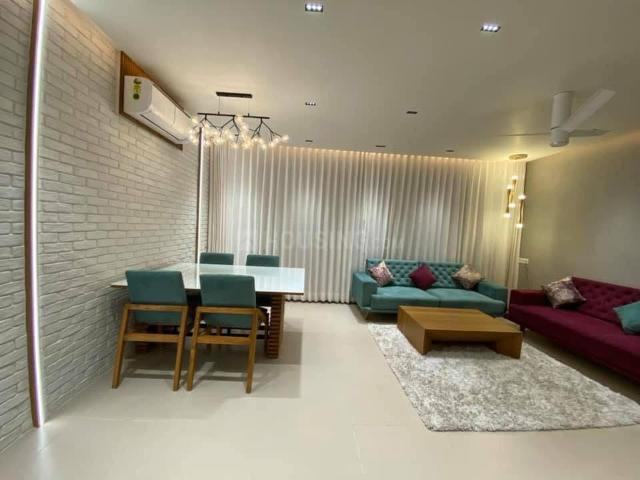 3 BHK Apartment in Shyamal for resale Ahmedabad. The reference number is 20548430