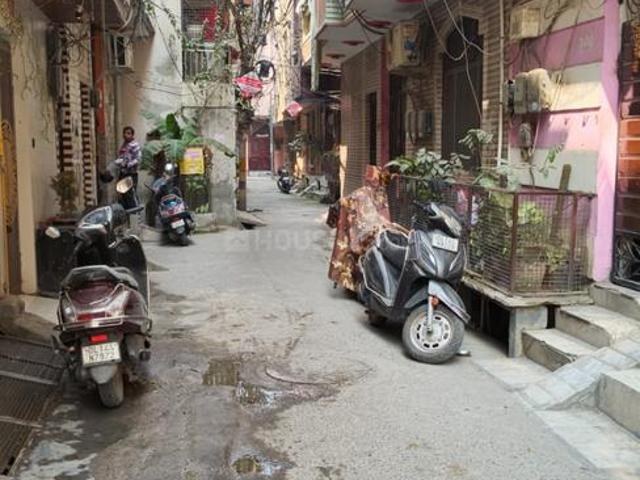 3 BHK Apartment in Shahdara for resale New Delhi. The reference number is 19643235