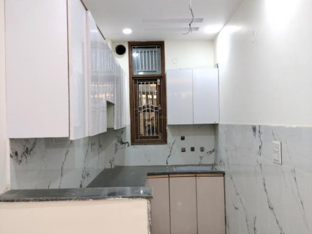 3 BHK Apartment in Shalimar Garden for resale Ghaziabad. The reference number is 16959768