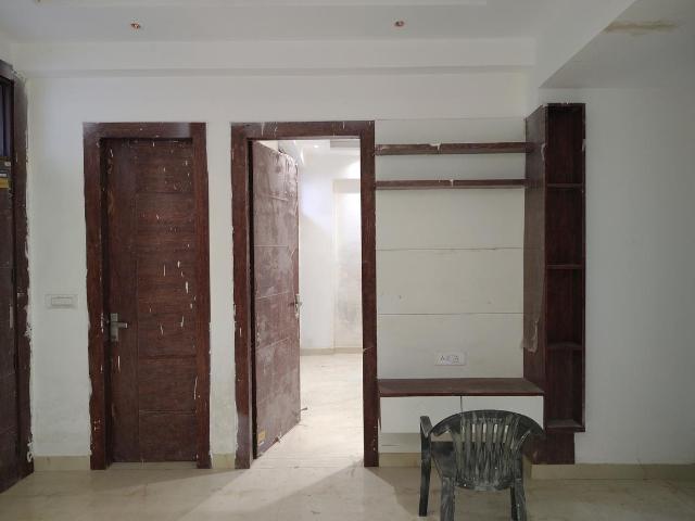3 BHK Apartment in Shalimar Garden for resale Ghaziabad. The reference number is 17228850