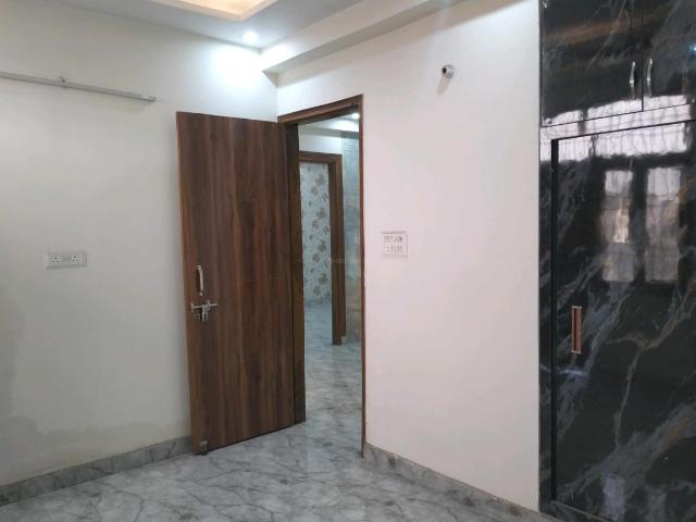 3 BHK Apartment in Shalimar Garden for resale Ghaziabad. The reference number is 18046785