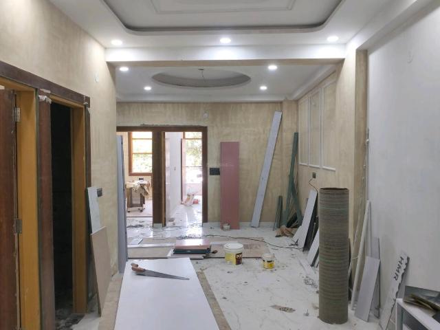 3 BHK Apartment in Shalimar Garden for resale Ghaziabad. The reference number is 18423579