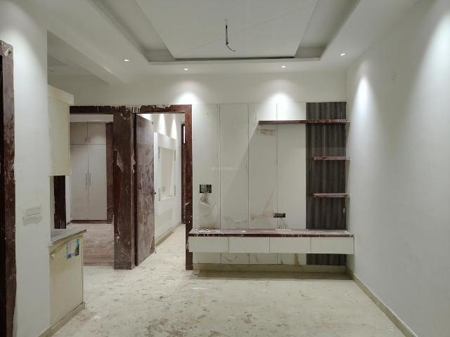 3 BHK Apartment in Shalimar Garden for resale Ghaziabad. The reference number is 18423579
