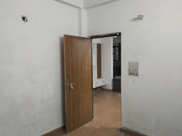3 BHK Apartment in Shalimar Garden for resale Ghaziabad. The reference number is 19938876