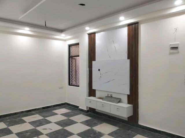 3 BHK Apartment in Shalimar Garden for resale Ghaziabad. The reference number is 20430572
