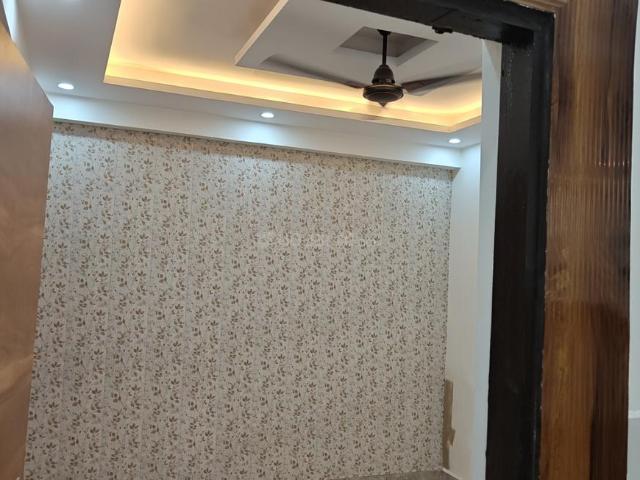 3 BHK Apartment in Shalimar Garden for resale Ghaziabad. The reference number is 20974923