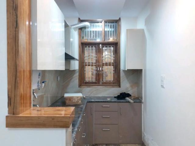 3 BHK Apartment in Shalimar Garden for resale Ghaziabad. The reference number is 8002318