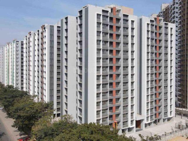 3 BHK Apartment in Shantigram for rent Ahmedabad. The reference number is 21285871