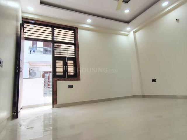 3 BHK Apartment in Shastri Nagar for resale Ghaziabad. The reference number is 19749600