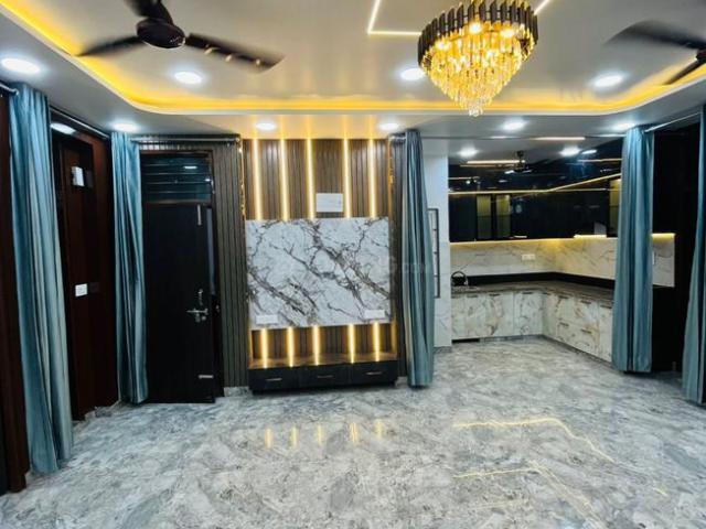 3 BHK Apartment in Shastri Nagar for resale Ghaziabad. The reference number is 20166855