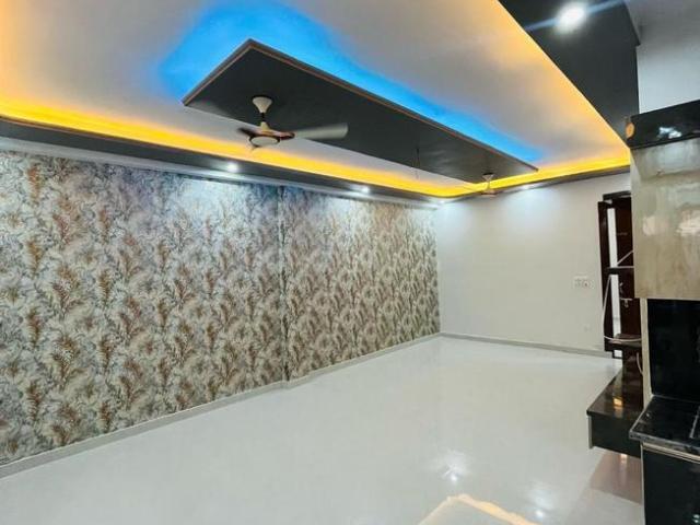 3 BHK Apartment in Shastri Nagar for resale Ghaziabad. The reference number is 20171208