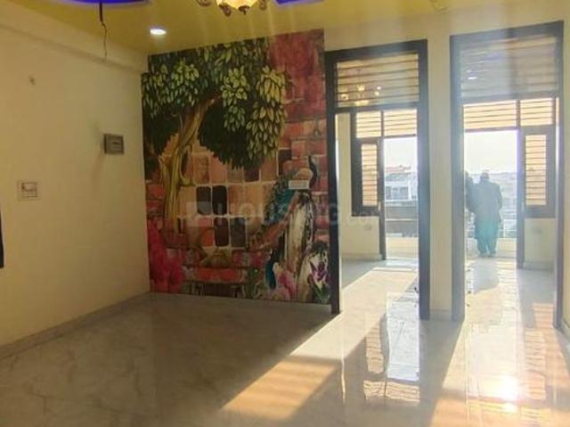 3 BHK Apartment in Shastri Nagar for resale Ghaziabad. The reference number is 20195178