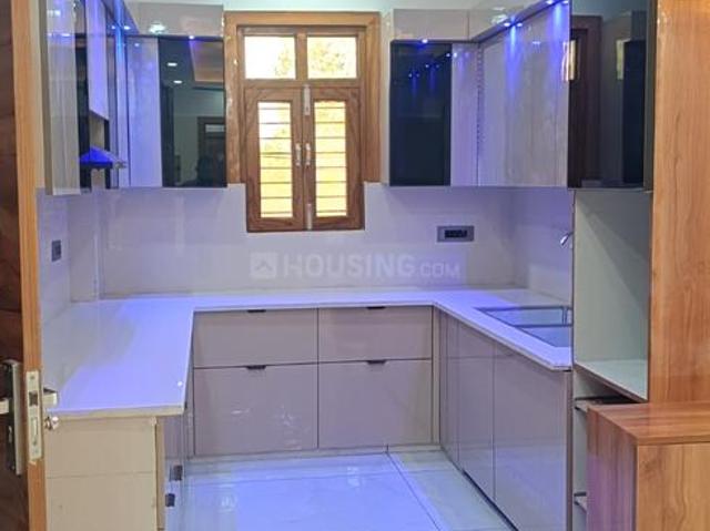 3 BHK Apartment in Shastri Nagar for resale Ghaziabad. The reference number is 20497065