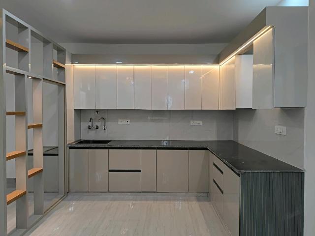 3 BHK Apartment in Shastri Nagar for resale Ghaziabad. The reference number is 20761617