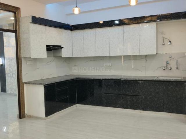 3 BHK Apartment in Shastri Nagar for resale Ghaziabad. The reference number is 20770394