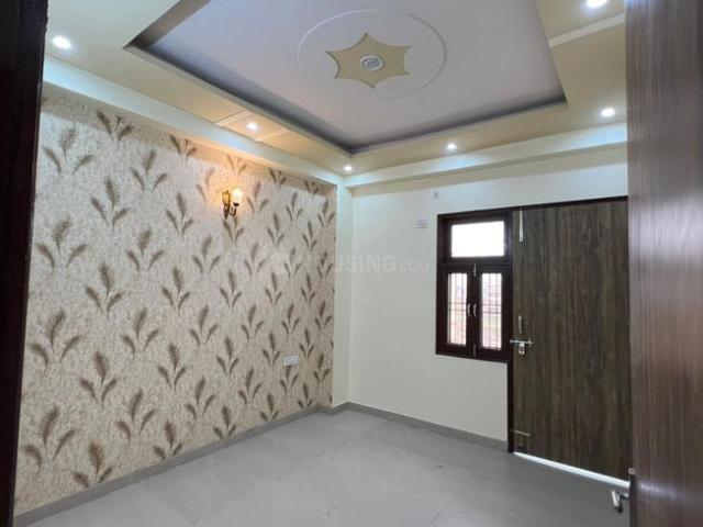 3 BHK Apartment in Shastri Nagar for resale Ghaziabad. The reference number is 21106899