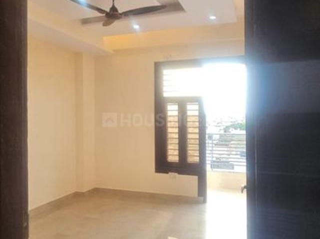 3 BHK Apartment in Shastri Nagar for resale Ghaziabad. The reference number is 21123341