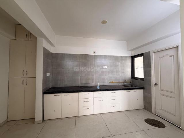 3 BHK Apartment in Shela for rent Ahmedabad. The reference number is 21338926