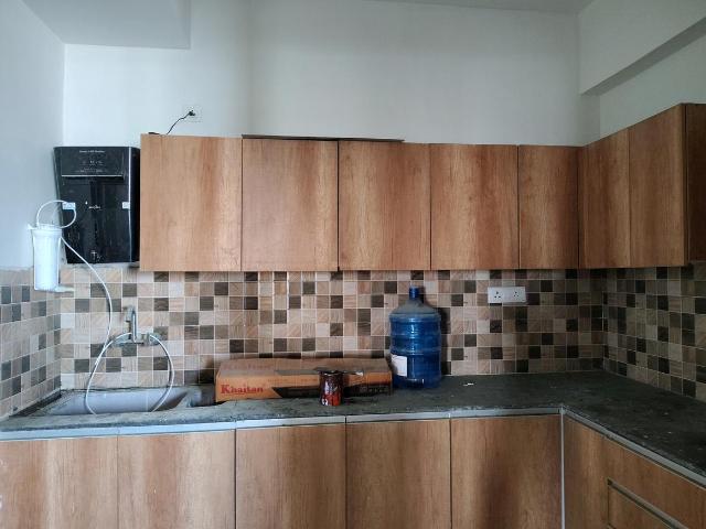 3 BHK Apartment in Siddharth Vihar for rent Ghaziabad. The reference number is 15616226