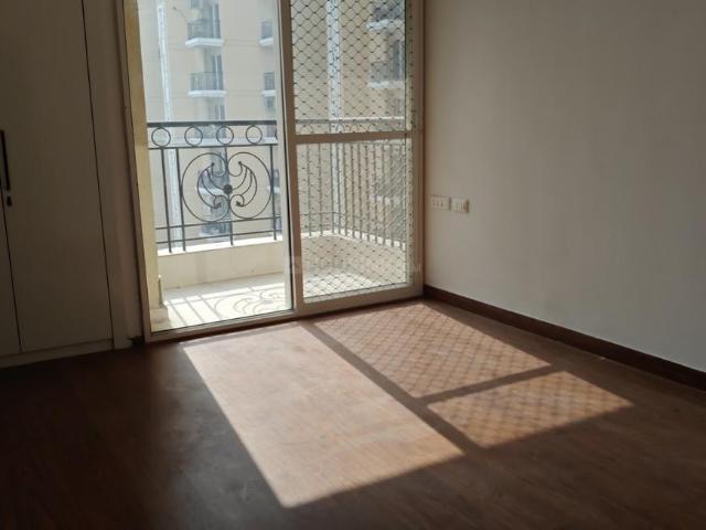 3 BHK Apartment in Siddharth Vihar for rent Ghaziabad. The reference number is 19111480