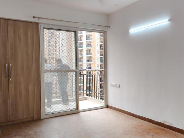 3 BHK Apartment in Siddharth Vihar for rent Ghaziabad. The reference number is 20169480